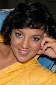 Denise Del Vecchio as Emilia Borba