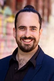 Zachary Ruane as Larry (voice)