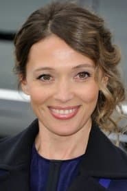 Anne Marivin as Élise Formain