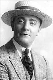 Harry Gribbon as Doorman (uncredited)