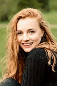 Harriet Slater as Jax Hunter