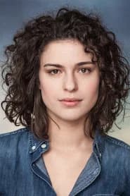 Clémence Coullon as La Reine (Hamlet)