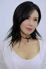 Yi Mo as Soccer player #14