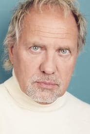 Uwe Ochsenknecht as Chief Bosun