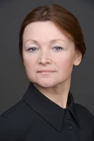Tatyana Tikhmenyova as Cashier