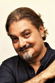Vinay Pathak as Jitesh (Hotel Owner)