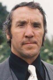 Alfie Curtis as Dr. Evazan (uncredited)