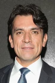Jorge Salinas as Luis