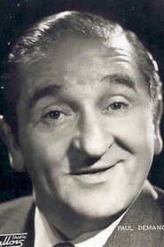 Paul Demange as Le deuxième auteur de "L'auberge des Adrets"