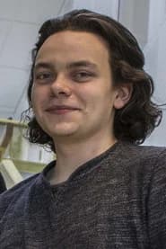 Aleksander Holmen as Magnus