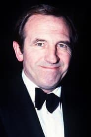 Leonard Rossiter as Captain Quin