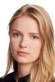 Hadley Robinson as Halle