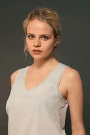 Lili Epply as Snowboarder