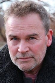Kurt McKinney as Tom Mitchell