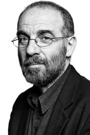 Giuseppe Tornatore as Projectionist (uncredited)