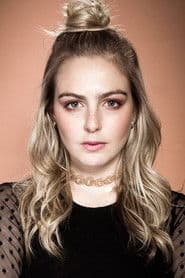 Regina Pavón as Mónica