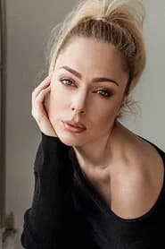 Giulia Nahmany as Anastasia
