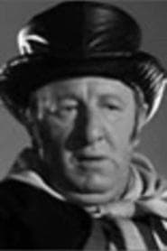 Mario Passante as Uncle of Amleto