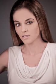 Adriana Nieto as Receptionista Registro Civil
