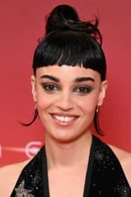 Souheila Yacoub as Alice