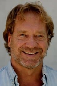 Dennis Hayden as Eddie