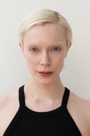 Leigh Dickson as Grid Tech #2