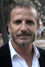 Arcangelo Iannace as Seasoned Carabiniere
