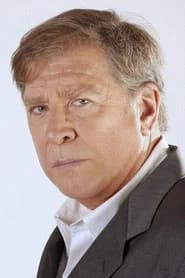Arturo Puig as Dr. Palacios / Encargado / Cura