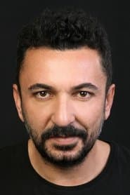 Toygan Avanoğlu as Pusan Ordusu Subayı