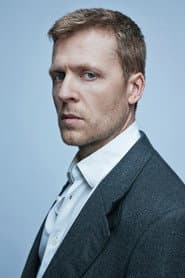 Devon Avery as Poker Playing Prisoner (uncredited)