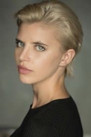 Isabelle Bonfrer as Circe